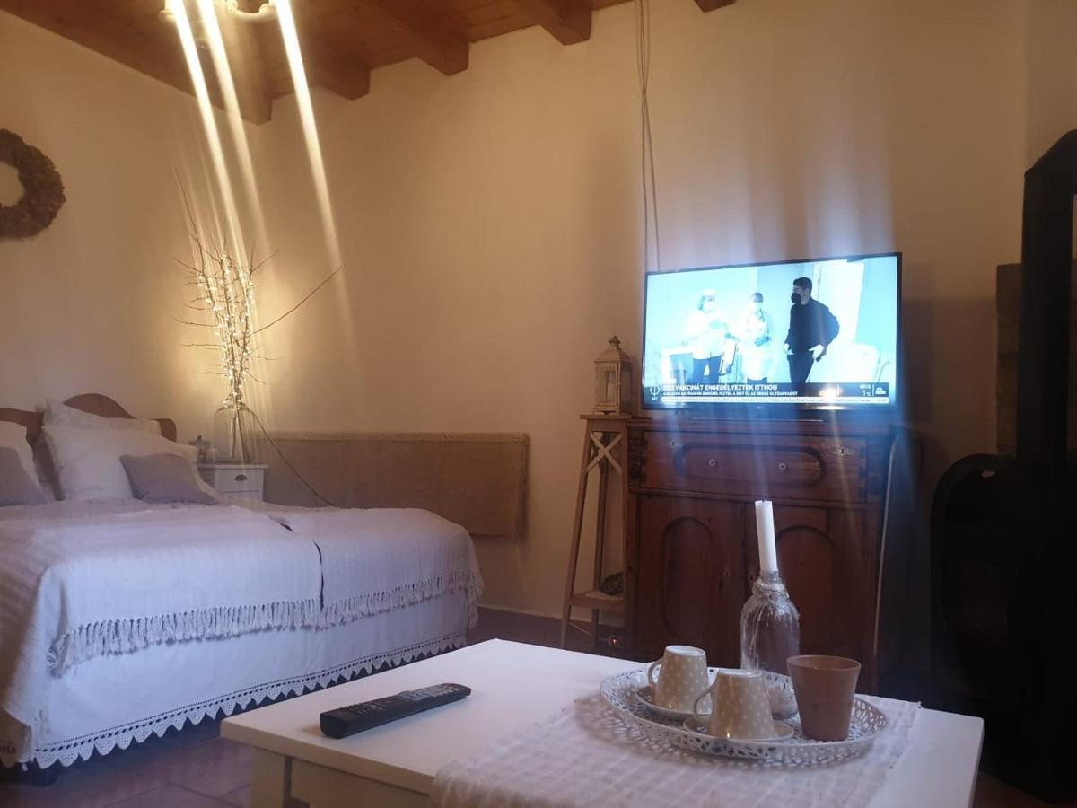 Tulipanos Vendeghaz Appartement Obanya Buitenkant foto