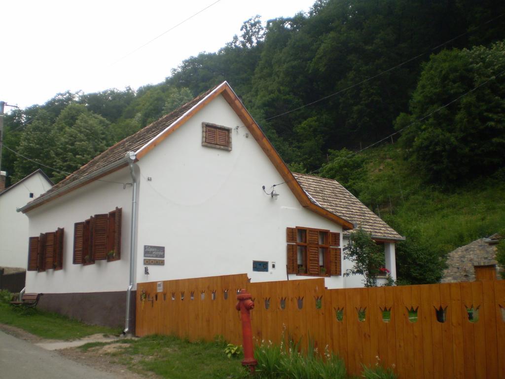 Tulipanos Vendeghaz Appartement Obanya Buitenkant foto
