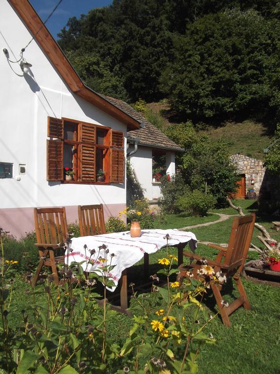 Tulipanos Vendeghaz Appartement Obanya Buitenkant foto