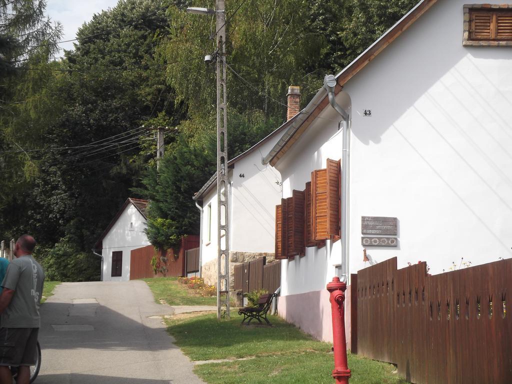 Tulipanos Vendeghaz Appartement Obanya Buitenkant foto